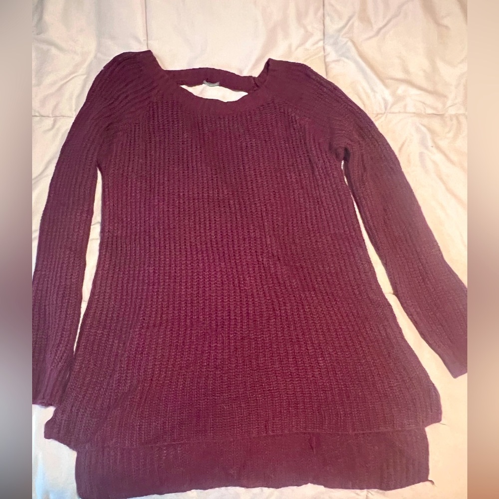 Maroon knited sweater
